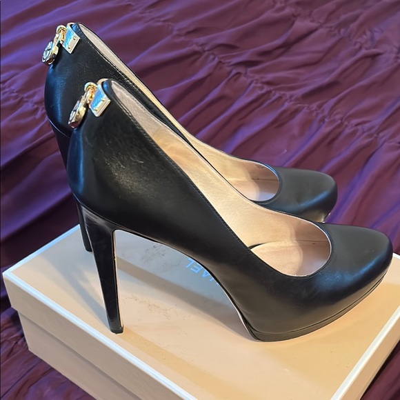 Michael Kors Black Stiletto Heels Classic Pumps - Picture 6 of 10